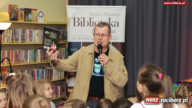 Zdjęcie w galerii na portalu naszraciborz.pl: Pan Tik-Tak odwiedził raciborską bibliotekę wiadomości z regionu