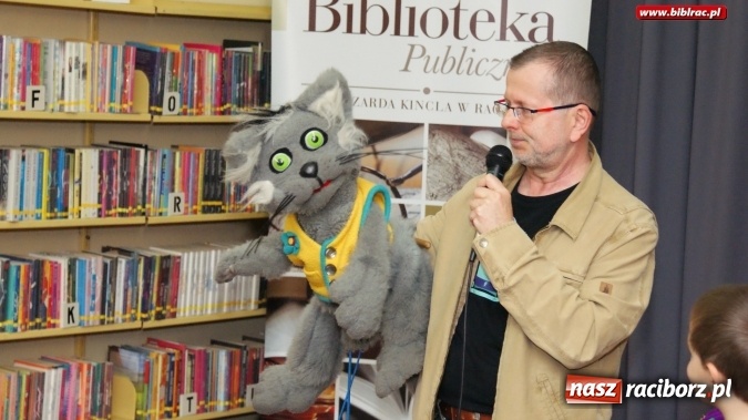 Zdjęcie w galerii na portalu naszraciborz.pl: Pan Tik-Tak odwiedził raciborską bibliotekę wiadomości z regionu