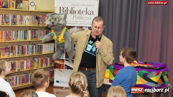 Zdjęcie w galerii na portalu naszraciborz.pl: Pan Tik-Tak odwiedził raciborską bibliotekę wiadomości z regionu