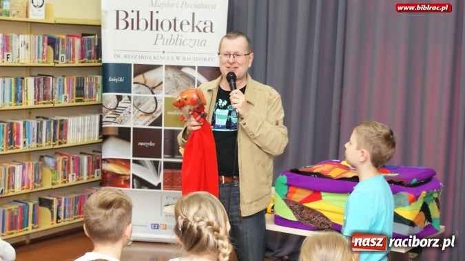 Zdjęcie w galerii na portalu naszraciborz.pl: Pan Tik-Tak odwiedził raciborską bibliotekę wiadomości z regionu