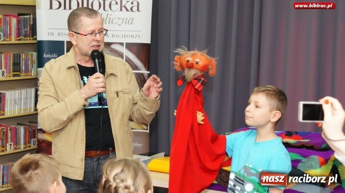 Zdjęcie w galerii na portalu naszraciborz.pl: Pan Tik-Tak odwiedził raciborską bibliotekę wiadomości z regionu