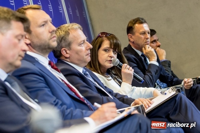 Zdjęcie w galerii na portalu naszraciborz.pl: O walce z niską emisją w ramach IX Europejskiego Kongresu Gospodarczego  wiadomości z regionu