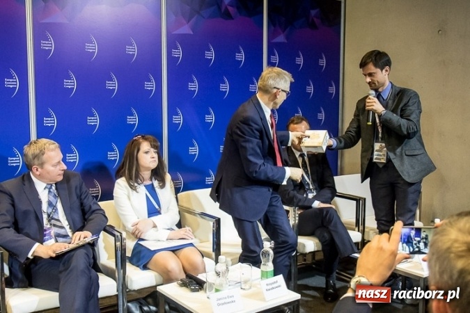 Zdjęcie w galerii na portalu naszraciborz.pl: O walce z niską emisją w ramach IX Europejskiego Kongresu Gospodarczego  wiadomości z regionu