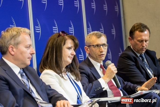 Zdjęcie w galerii na portalu naszraciborz.pl: O walce z niską emisją w ramach IX Europejskiego Kongresu Gospodarczego  wiadomości z regionu