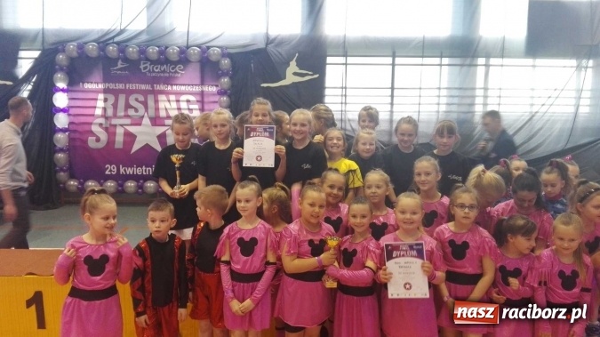 Zdjęcie w galerii na portalu naszraciborz.pl: Tancerze raciborskiego zespołu Skaza z kolejnymi sukcesami wiadomości z regionu
