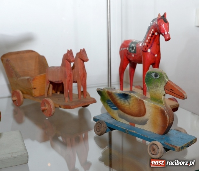 Zdjęcie w galerii na portalu naszraciborz.pl: Patataj, patataj... do krainy dzieciństwa - nowa wystawa w raciborskim Muzeum  wiadomości z regionu