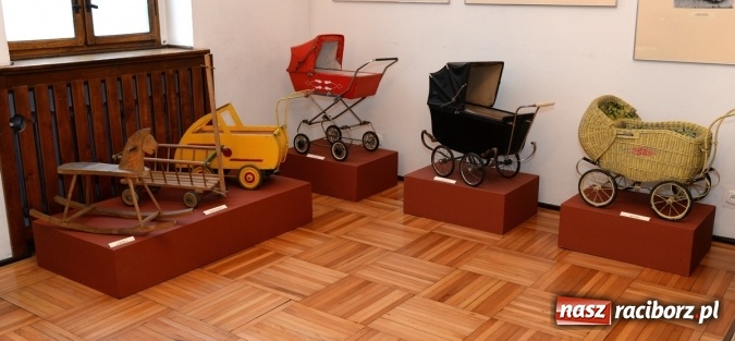 Zdjęcie w galerii na portalu naszraciborz.pl: Patataj, patataj... do krainy dzieciństwa - nowa wystawa w raciborskim Muzeum  wiadomości z regionu