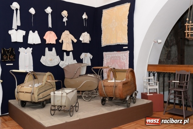 Zdjęcie w galerii na portalu naszraciborz.pl: Patataj, patataj... do krainy dzieciństwa - nowa wystawa w raciborskim Muzeum  wiadomości z regionu