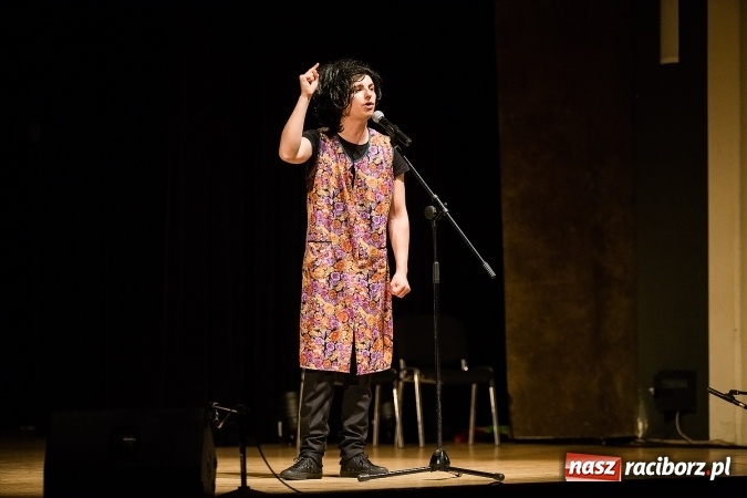 Zdjęcie w galerii na portalu naszraciborz.pl: To Ci tłumaczę! - kabaret Smile w Raciborskim Centrum Kultury wiadomości z regionu