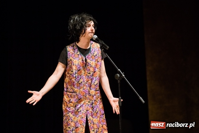 Zdjęcie w galerii na portalu naszraciborz.pl: To Ci tłumaczę! - kabaret Smile w Raciborskim Centrum Kultury wiadomości z regionu