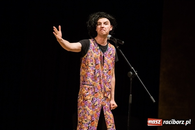 Zdjęcie w galerii na portalu naszraciborz.pl: To Ci tłumaczę! - kabaret Smile w Raciborskim Centrum Kultury wiadomości z regionu