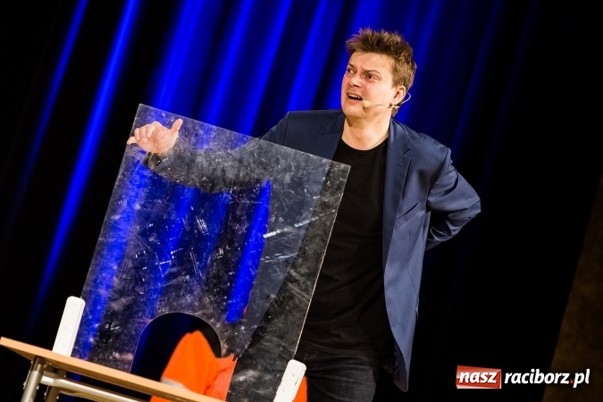 Zdjęcie w galerii na portalu naszraciborz.pl: To Ci tłumaczę! - kabaret Smile w Raciborskim Centrum Kultury wiadomości z regionu