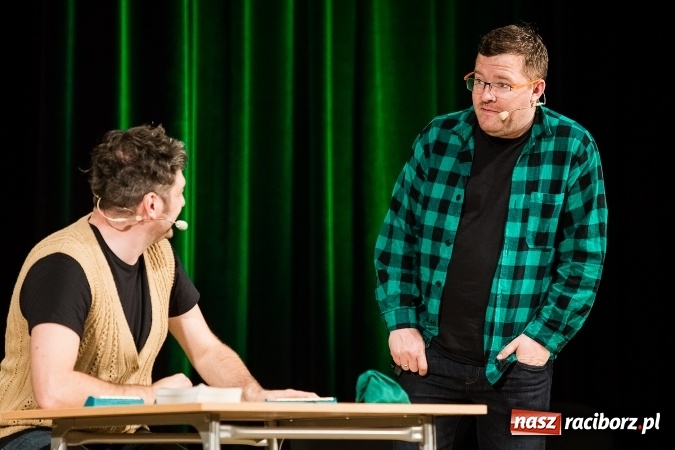 Zdjęcie w galerii na portalu naszraciborz.pl: To Ci tłumaczę! - kabaret Smile w Raciborskim Centrum Kultury wiadomości z regionu