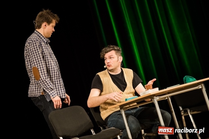 Zdjęcie w galerii na portalu naszraciborz.pl: To Ci tłumaczę! - kabaret Smile w Raciborskim Centrum Kultury wiadomości z regionu