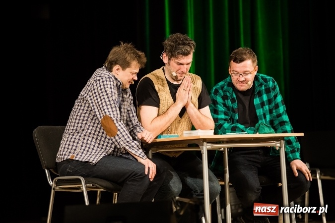 Zdjęcie w galerii na portalu naszraciborz.pl: To Ci tłumaczę! - kabaret Smile w Raciborskim Centrum Kultury wiadomości z regionu