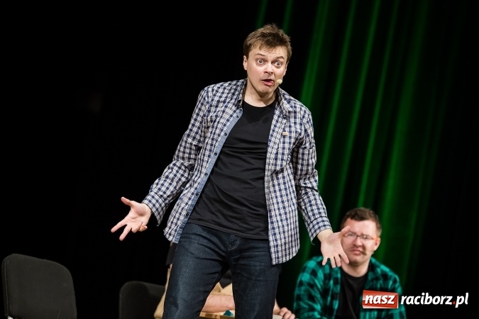Zdjęcie w galerii na portalu naszraciborz.pl: To Ci tłumaczę! - kabaret Smile w Raciborskim Centrum Kultury wiadomości z regionu