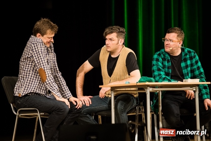 Zdjęcie w galerii na portalu naszraciborz.pl: To Ci tłumaczę! - kabaret Smile w Raciborskim Centrum Kultury wiadomości z regionu