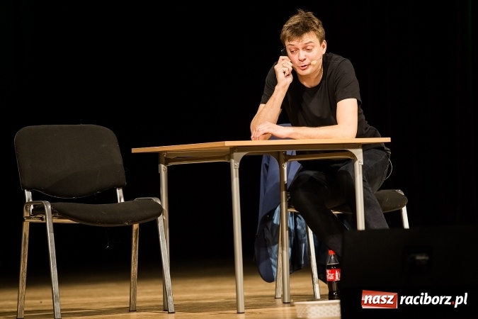 Zdjęcie w galerii na portalu naszraciborz.pl: To Ci tłumaczę! - kabaret Smile w Raciborskim Centrum Kultury wiadomości z regionu