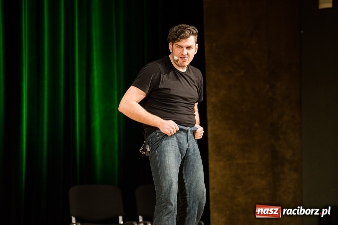 Zdjęcie w galerii na portalu naszraciborz.pl: To Ci tłumaczę! - kabaret Smile w Raciborskim Centrum Kultury wiadomości z regionu