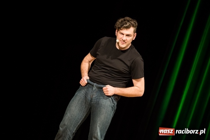 Zdjęcie w galerii na portalu naszraciborz.pl: To Ci tłumaczę! - kabaret Smile w Raciborskim Centrum Kultury wiadomości z regionu