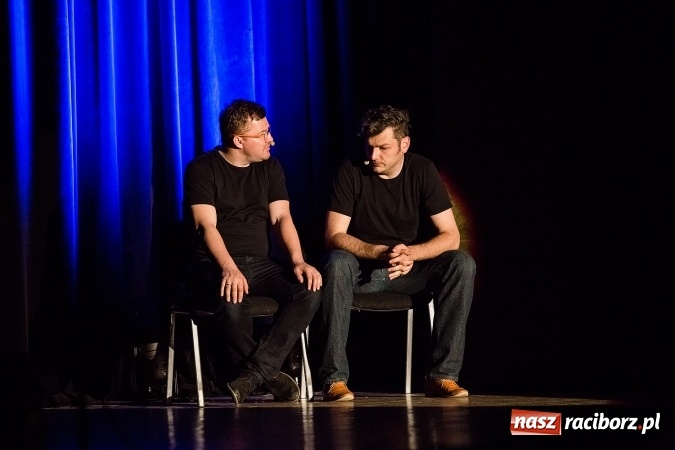 Zdjęcie w galerii na portalu naszraciborz.pl: To Ci tłumaczę! - kabaret Smile w Raciborskim Centrum Kultury wiadomości z regionu