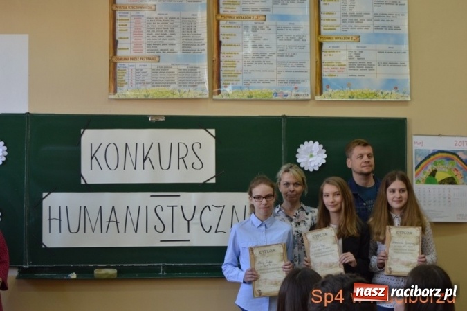 Zdjęcie w galerii na portalu naszraciborz.pl:  XVIII Międzyszkolny Konkurs Humanistyczny w SP 4 wiadomości z regionu