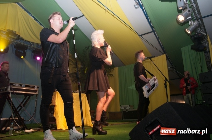 Zdjęcie w galerii na portalu naszraciborz.pl: Piękni i Młodzi w szymocickim AquaBrax. Na 450 lat raciborskiego browaru wiadomości z regionu