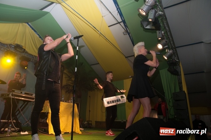 Zdjęcie w galerii na portalu naszraciborz.pl: Piękni i Młodzi w szymocickim AquaBrax. Na 450 lat raciborskiego browaru wiadomości z regionu