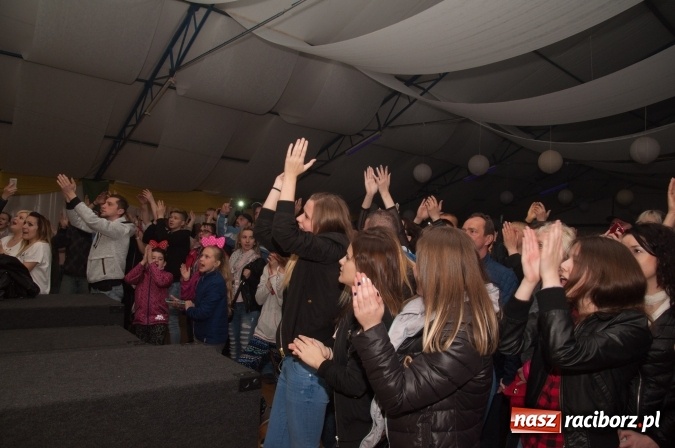 Zdjęcie w galerii na portalu naszraciborz.pl: Piękni i Młodzi w szymocickim AquaBrax. Na 450 lat raciborskiego browaru wiadomości z regionu