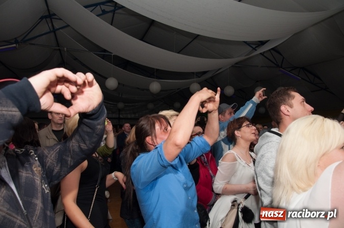 Zdjęcie w galerii na portalu naszraciborz.pl: Piękni i Młodzi w szymocickim AquaBrax. Na 450 lat raciborskiego browaru wiadomości z regionu