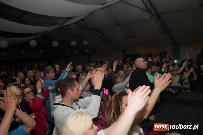 Zdjęcie w galerii na portalu naszraciborz.pl: Piękni i Młodzi w szymocickim AquaBrax. Na 450 lat raciborskiego browaru wiadomości z regionu