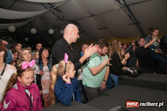 Zdjęcie w galerii na portalu naszraciborz.pl: Piękni i Młodzi w szymocickim AquaBrax. Na 450 lat raciborskiego browaru wiadomości z regionu