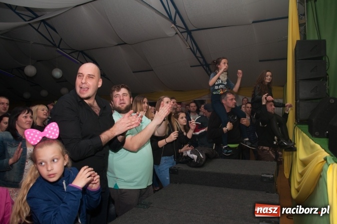 Zdjęcie w galerii na portalu naszraciborz.pl: Piękni i Młodzi w szymocickim AquaBrax. Na 450 lat raciborskiego browaru wiadomości z regionu