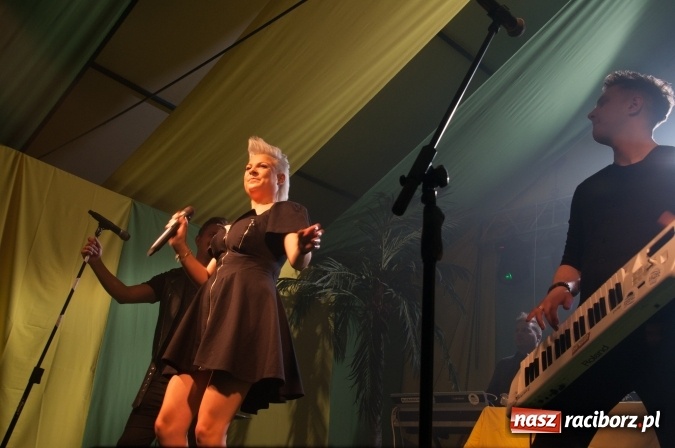 Zdjęcie w galerii na portalu naszraciborz.pl: Piękni i Młodzi w szymocickim AquaBrax. Na 450 lat raciborskiego browaru wiadomości z regionu