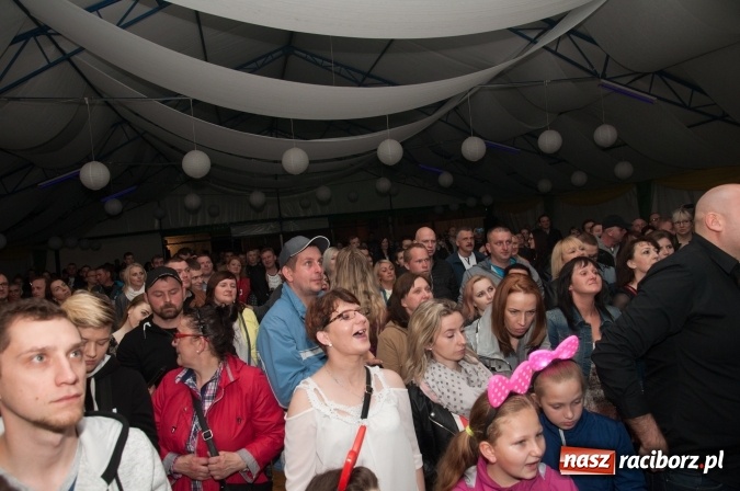 Zdjęcie w galerii na portalu naszraciborz.pl: Piękni i Młodzi w szymocickim AquaBrax. Na 450 lat raciborskiego browaru wiadomości z regionu