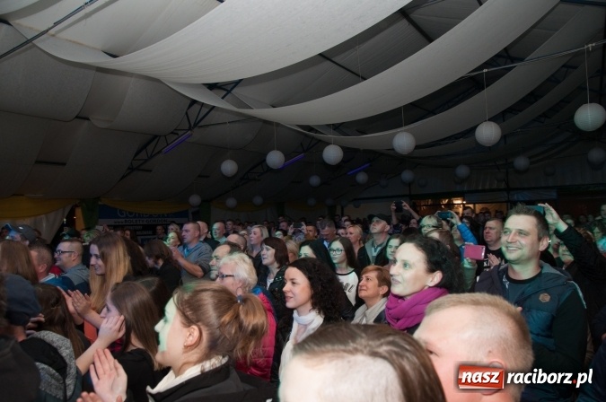 Zdjęcie w galerii na portalu naszraciborz.pl: Piękni i Młodzi w szymocickim AquaBrax. Na 450 lat raciborskiego browaru wiadomości z regionu