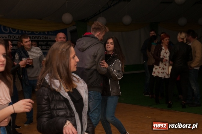 Zdjęcie w galerii na portalu naszraciborz.pl: Piękni i Młodzi w szymocickim AquaBrax. Na 450 lat raciborskiego browaru wiadomości z regionu