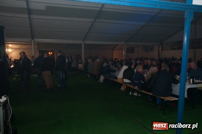 Zdjęcie w galerii na portalu naszraciborz.pl: Piękni i Młodzi w szymocickim AquaBrax. Na 450 lat raciborskiego browaru wiadomości z regionu