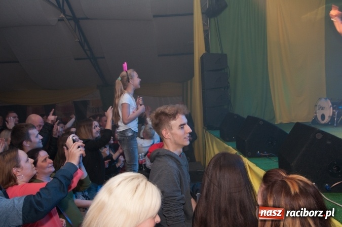 Zdjęcie w galerii na portalu naszraciborz.pl: Piękni i Młodzi w szymocickim AquaBrax. Na 450 lat raciborskiego browaru wiadomości z regionu