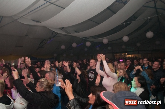 Zdjęcie w galerii na portalu naszraciborz.pl: Piękni i Młodzi w szymocickim AquaBrax. Na 450 lat raciborskiego browaru wiadomości z regionu