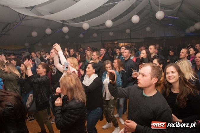 Zdjęcie w galerii na portalu naszraciborz.pl: Piękni i Młodzi w szymocickim AquaBrax. Na 450 lat raciborskiego browaru wiadomości z regionu