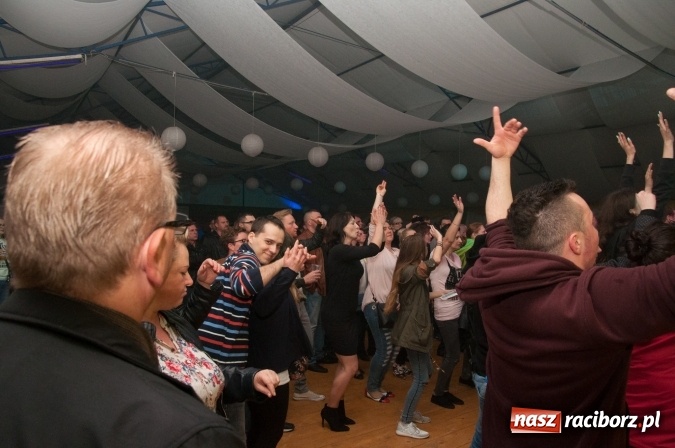 Zdjęcie w galerii na portalu naszraciborz.pl: Piękni i Młodzi w szymocickim AquaBrax. Na 450 lat raciborskiego browaru wiadomości z regionu