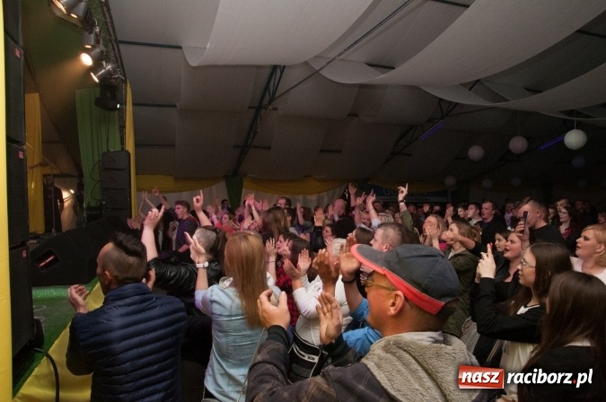 Zdjęcie w galerii na portalu naszraciborz.pl: Piękni i Młodzi w szymocickim AquaBrax. Na 450 lat raciborskiego browaru wiadomości z regionu