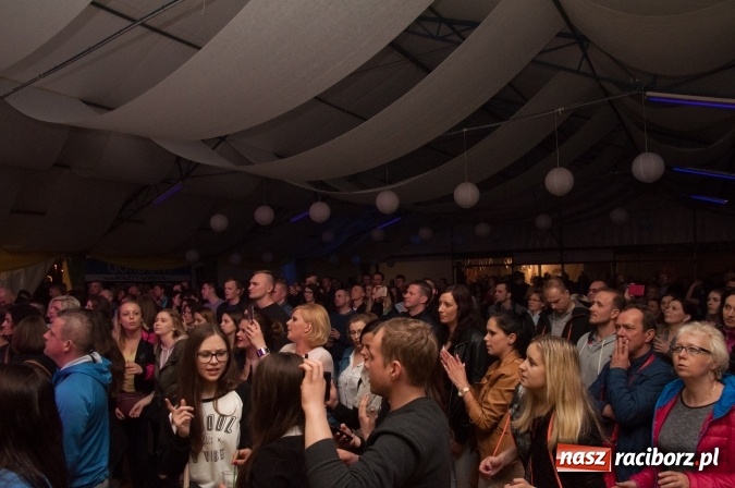 Zdjęcie w galerii na portalu naszraciborz.pl: Piękni i Młodzi w szymocickim AquaBrax. Na 450 lat raciborskiego browaru wiadomości z regionu