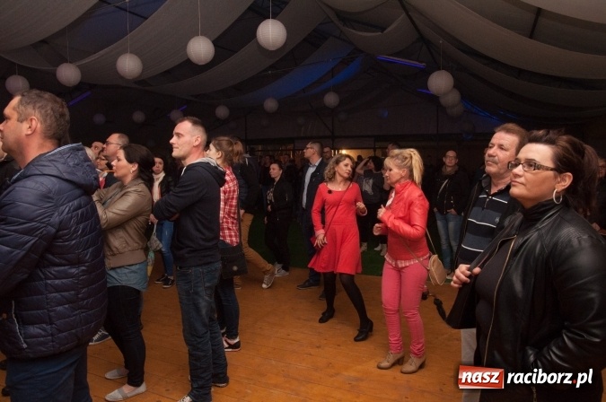 Zdjęcie w galerii na portalu naszraciborz.pl: Piękni i Młodzi w szymocickim AquaBrax. Na 450 lat raciborskiego browaru wiadomości z regionu