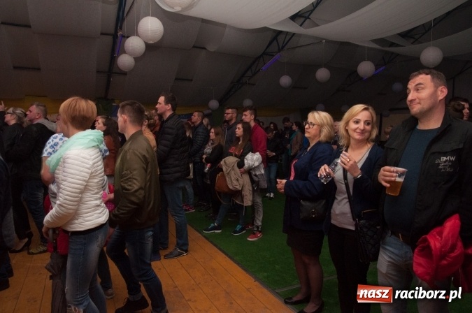 Zdjęcie w galerii na portalu naszraciborz.pl: Piękni i Młodzi w szymocickim AquaBrax. Na 450 lat raciborskiego browaru wiadomości z regionu