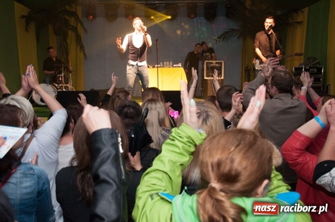 Zdjęcie w galerii na portalu naszraciborz.pl: Piękni i Młodzi w szymocickim AquaBrax. Na 450 lat raciborskiego browaru wiadomości z regionu