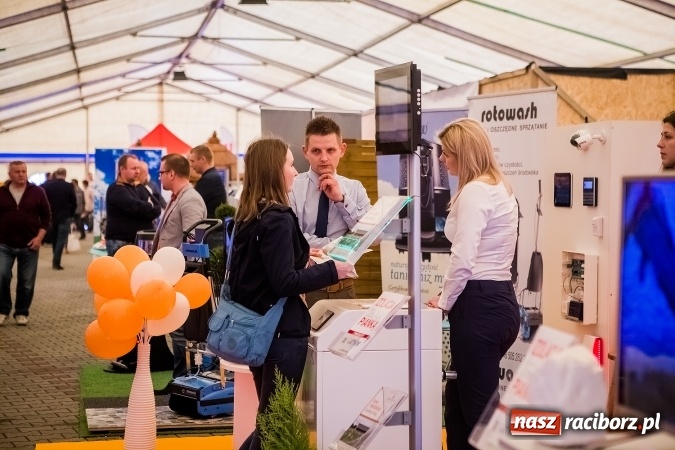 Zdjęcie w galerii na portalu naszraciborz.pl: Ruszyła 17. pietrowicka Eko-Wystawa. Spora frekwencja już od rana wiadomości z regionu