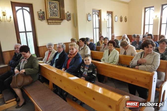 Zdjęcie w galerii na portalu naszraciborz.pl: Matka Boska Fatimska zawitała dziś do Obory. Figurkę przywieźli w darze motocykliści wiadomości z regionu