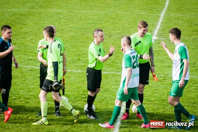 Zdjęcie w galerii na portalu naszraciborz.pl: Spotkanie bez historii przy Tuwima. Czarni Gorzyce rozbili Ocice wiadomości z regionu